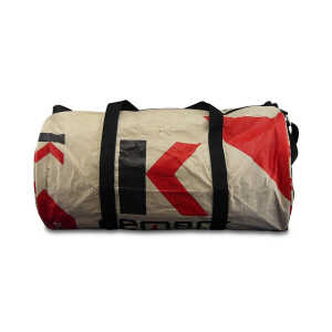 Upcycling Deluxe Sporttasche Kayo L aus Zement-/ Fischfutter-/ Reissack