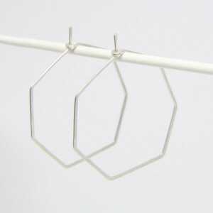 BELLYBIRD Jewellery CREOLEN – Polygon, gehämmert, M/L