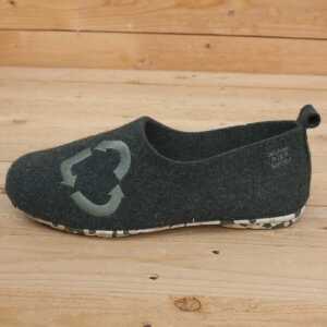 Grand Step Shoes Vegane Hausschuhe aus recyceltem PET